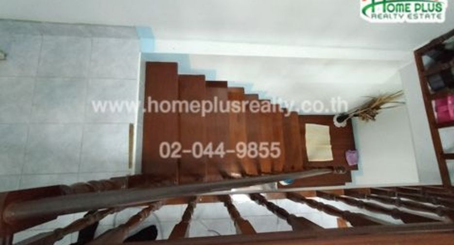 Casa adosada en venta de 3 habitaciones en Thawi Watthana, Bangkok