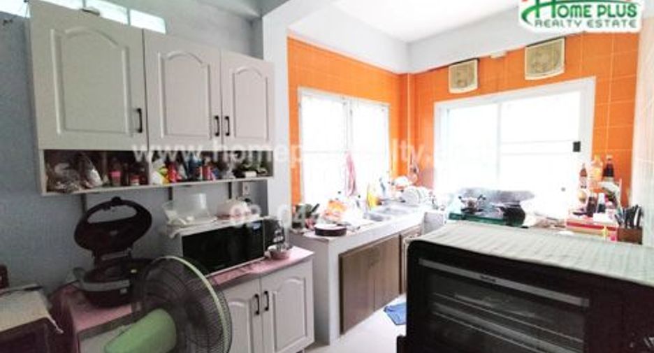 Casa adosada en venta de 3 habitaciones en Thawi Watthana, Bangkok