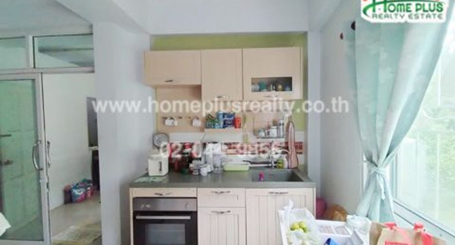 Casa adosada en venta de 3 habitaciones en Thawi Watthana, Bangkok