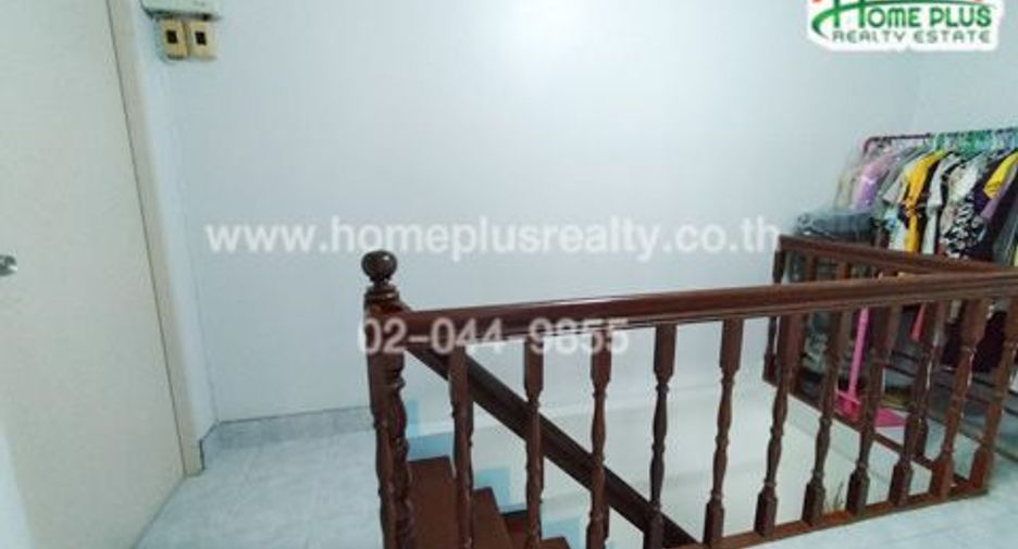 Casa adosada en venta de 3 habitaciones en Thawi Watthana, Bangkok