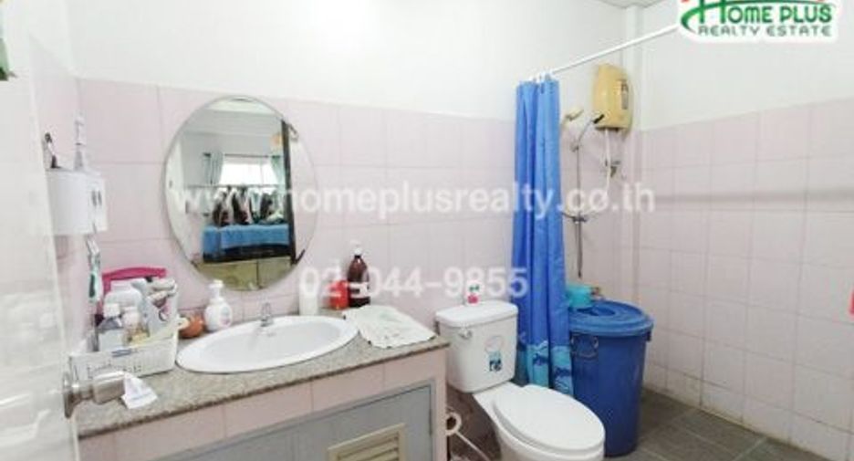 Casa adosada en venta de 3 habitaciones en Thawi Watthana, Bangkok