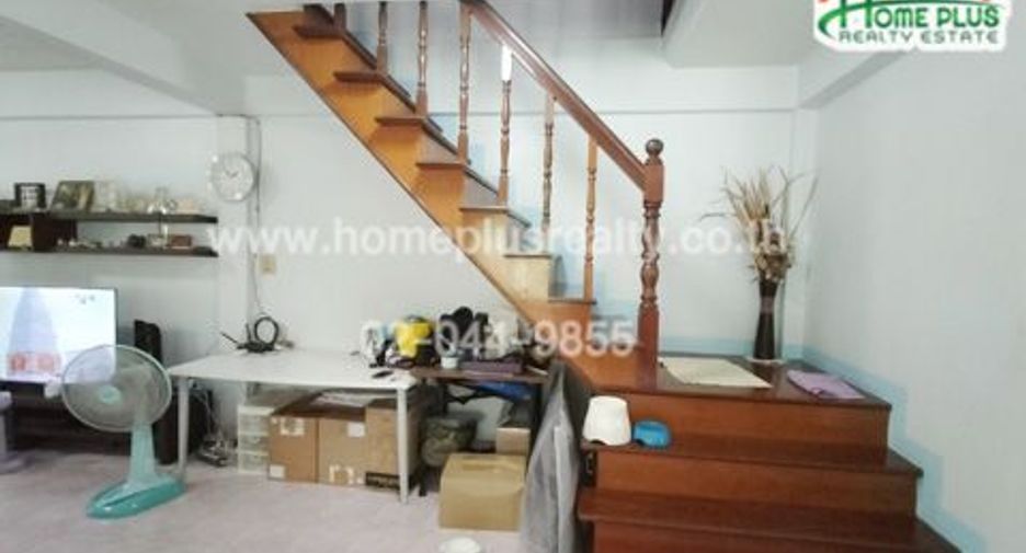 Casa adosada en venta de 3 habitaciones en Thawi Watthana, Bangkok