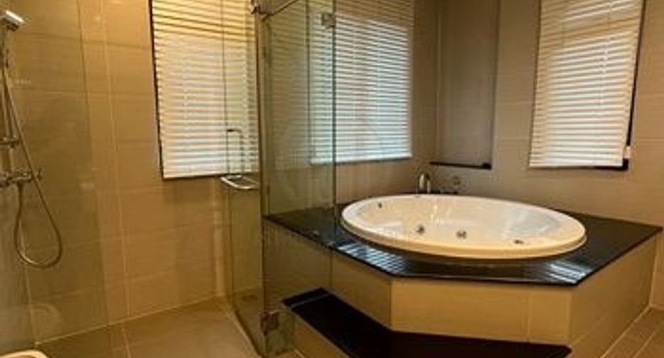 Haus zur Miete und zum Kauf mit 5 Zimmer in Khan Na Yao, Bangkok