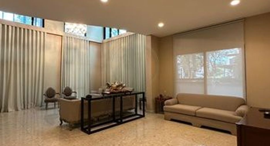 Haus zur Miete und zum Kauf mit 5 Zimmer in Khan Na Yao, Bangkok
