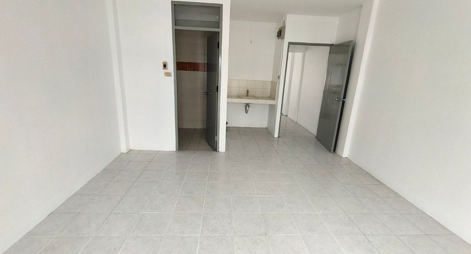 For sale 3 bedrooms retail Space in Lak Si, Bangkok