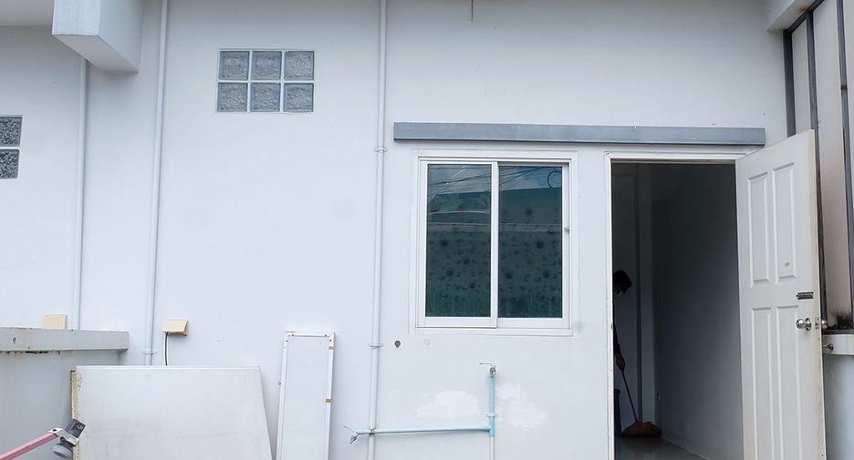 Gewerbefläche zum Kauf mit 4 Zimmer in Mueang Chon Buri, Chonburi
