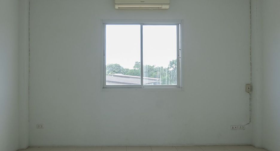 Gewerbefläche zum Kauf mit 4 Zimmer in Mueang Chon Buri, Chonburi