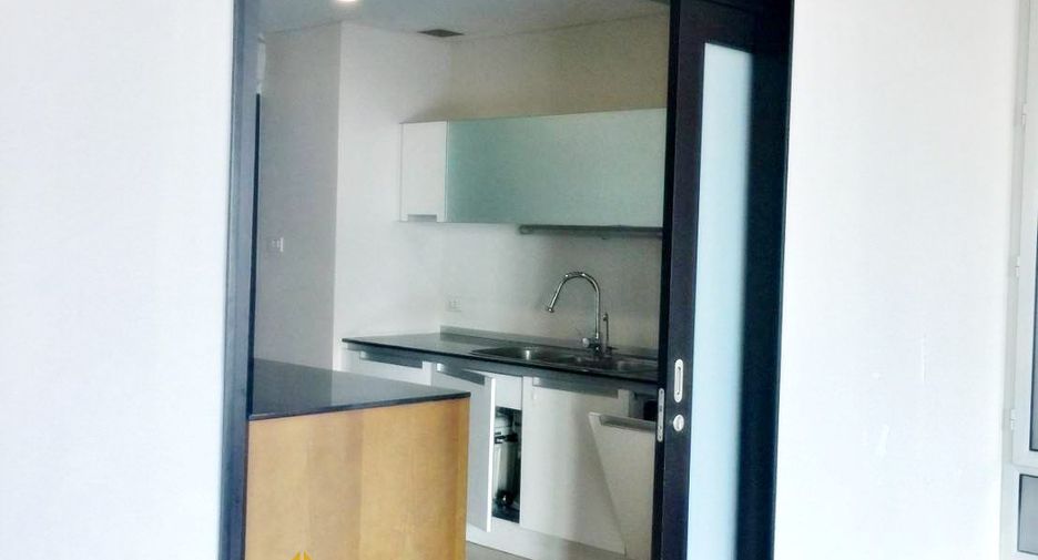 For rent 3 bedrooms condo in Pathum Wan, Bangkok