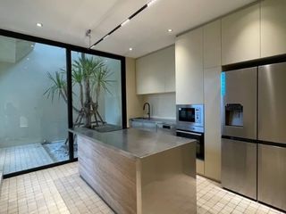 For sale 3 Beds house in Phaya Thai, Bangkok