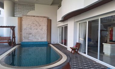 For rent 3 bedrooms condo in Khlong Toei, Bangkok