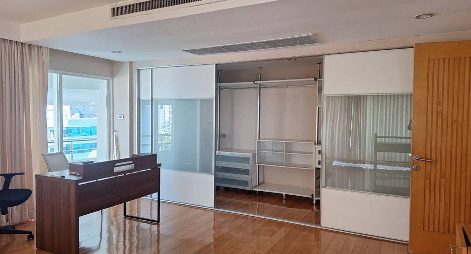 For rent 3 ベッドルーム condo in Khlong Toei, Bangkok