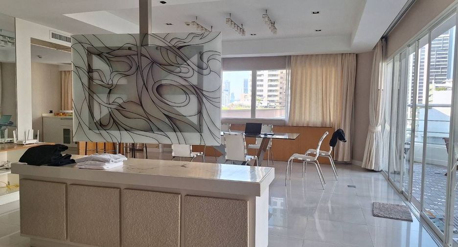 For rent 3 ベッドルーム condo in Khlong Toei, Bangkok