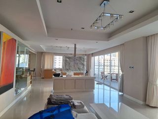 À louer 3 chambres condo à Khlong Toei, Bangkok