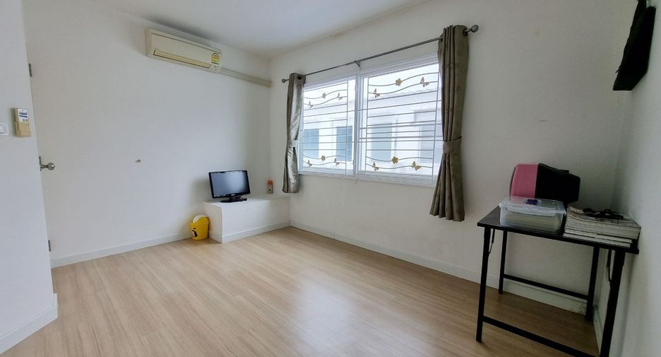 For sale 2 bedrooms townhouse in Bang Phli, Samut Prakan