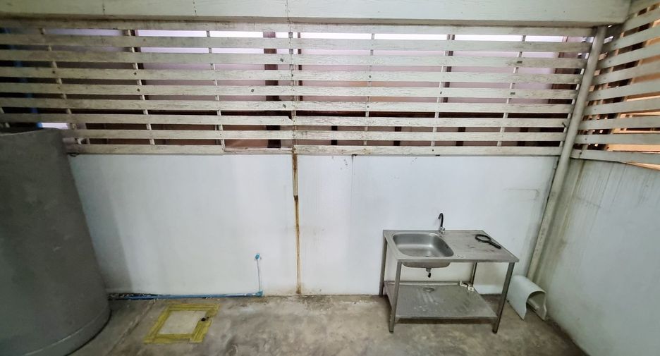 For sale 2 bedrooms townhouse in Bang Phli, Samut Prakan