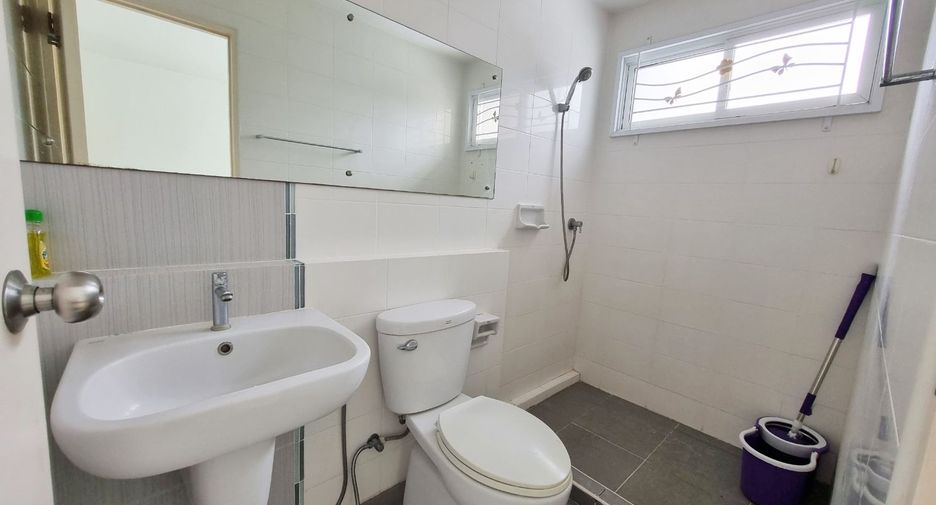 For sale 2 bedrooms townhouse in Bang Phli, Samut Prakan