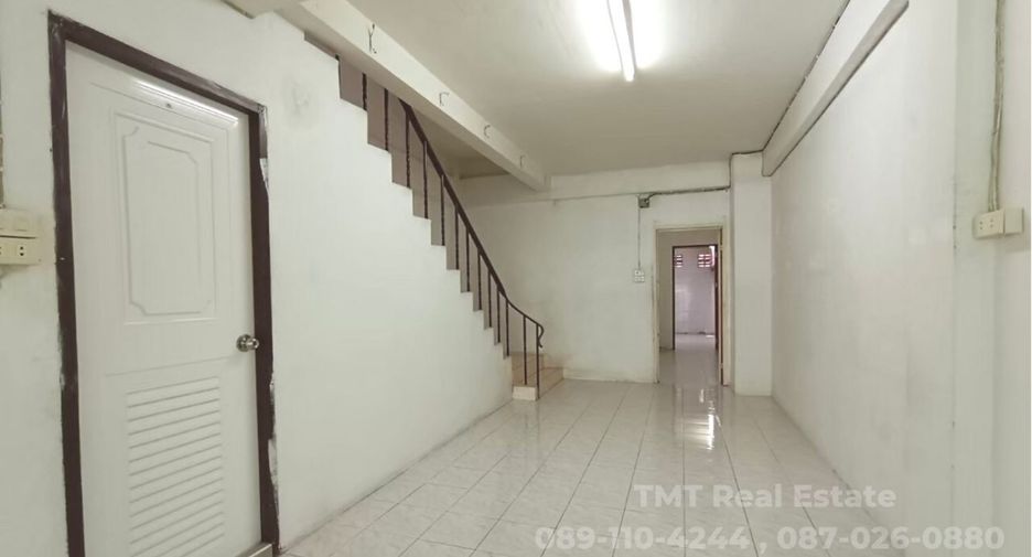 Local comercial en venta de 2 habitaciones en Bang Khun Thian, Bangkok