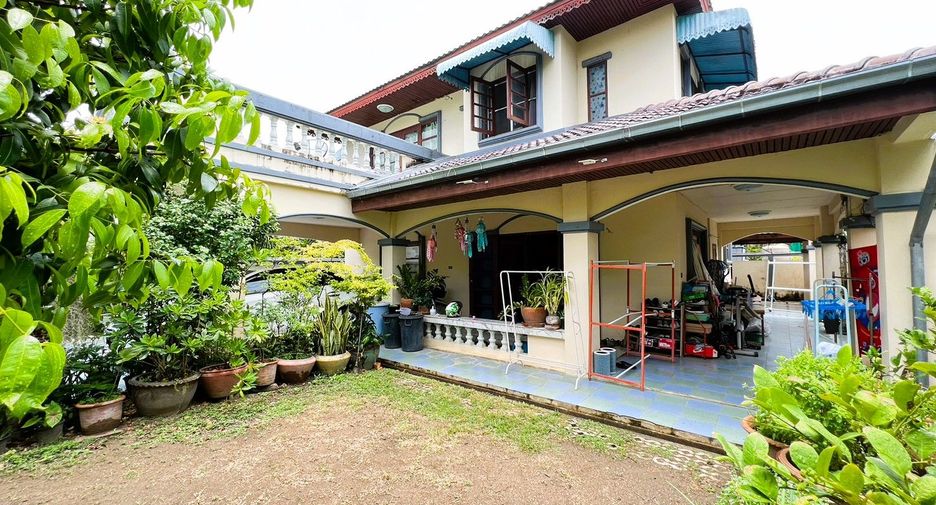 For sale 5 bedrooms house in Mueang Chiang Mai, Chiang Mai