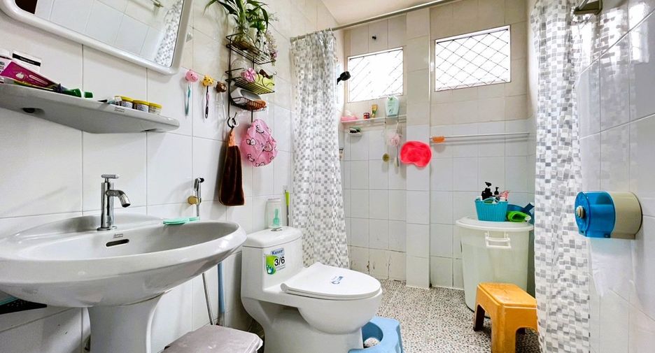 For sale 5 bedrooms house in Mueang Chiang Mai, Chiang Mai