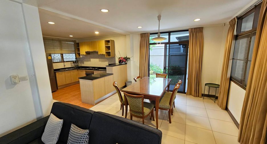 For rent 2 bedrooms house in Khlong Toei, Bangkok