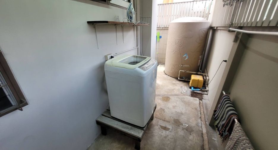 For rent 2 bedrooms house in Khlong Toei, Bangkok