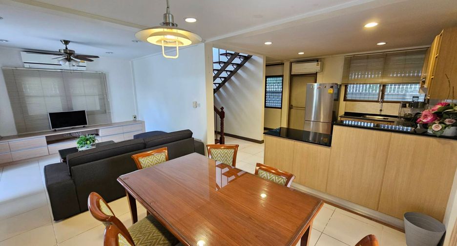 For rent 2 bedrooms house in Khlong Toei, Bangkok