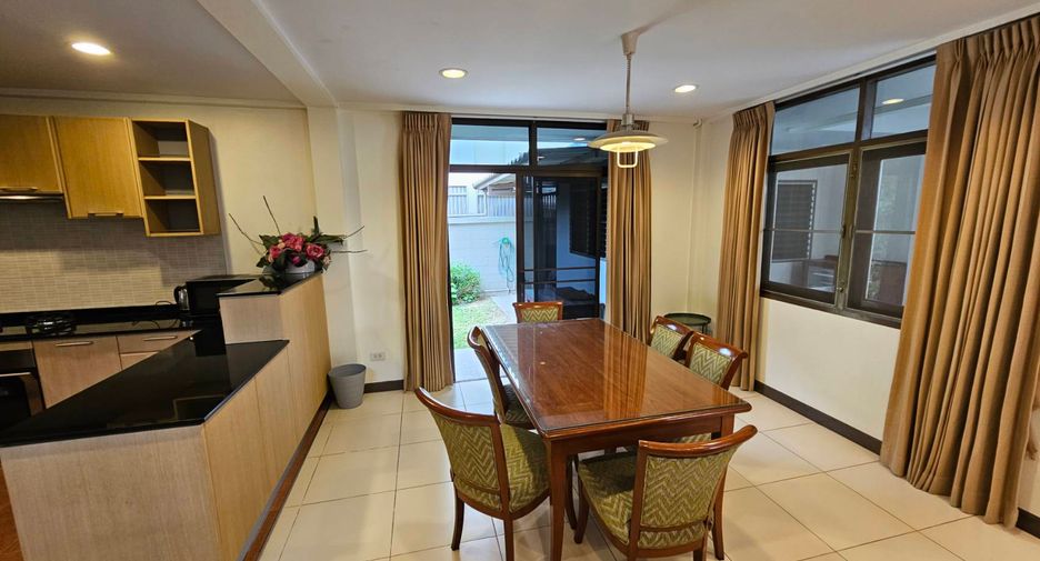 For rent 2 bedrooms house in Khlong Toei, Bangkok