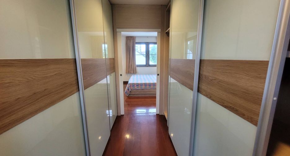 For rent 2 bedrooms house in Khlong Toei, Bangkok