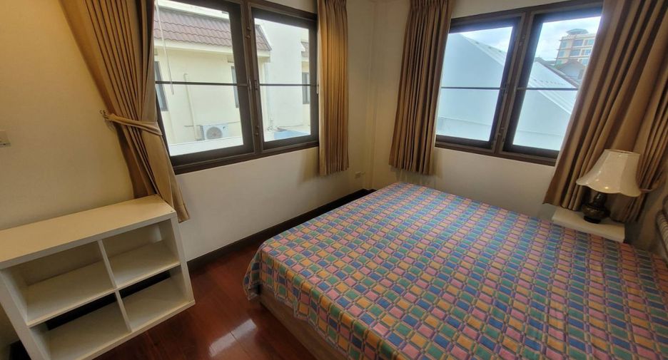 For rent 2 bedrooms house in Khlong Toei, Bangkok