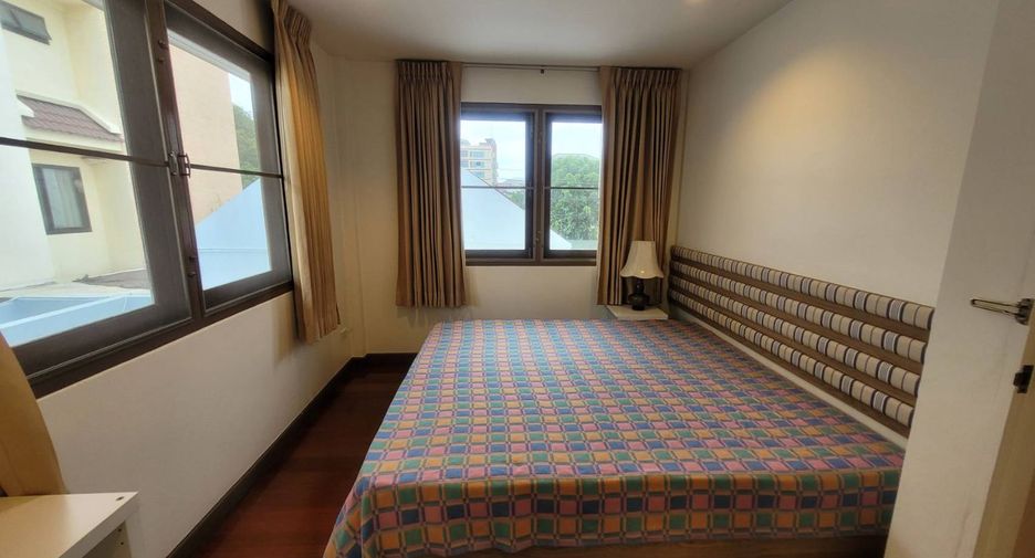 For rent 2 bedrooms house in Khlong Toei, Bangkok