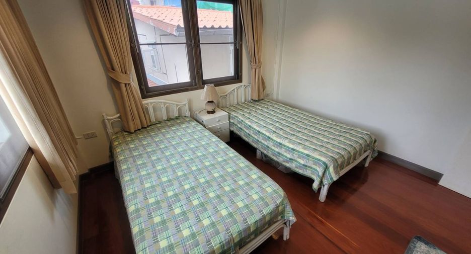 For rent 2 bedrooms house in Khlong Toei, Bangkok