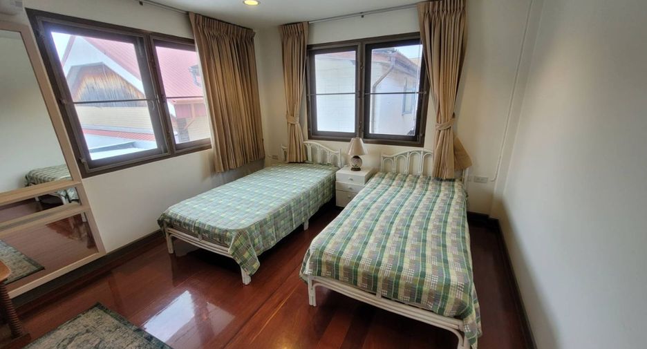 For rent 2 bedrooms house in Khlong Toei, Bangkok