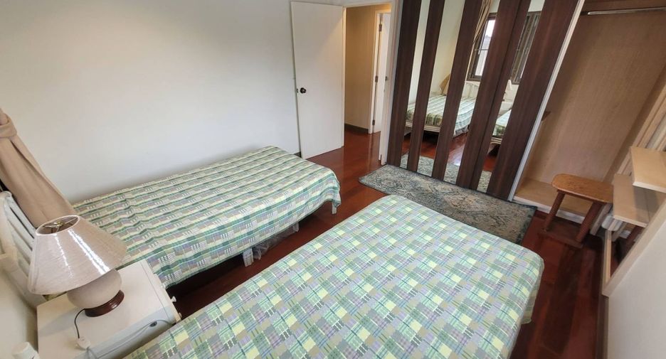 For rent 2 bedrooms house in Khlong Toei, Bangkok