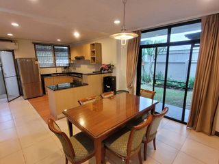 ให้เช่า 2 ห้องนอน บ้านเดี่ยว ใน คลองเตย, กรุงเทพฯ