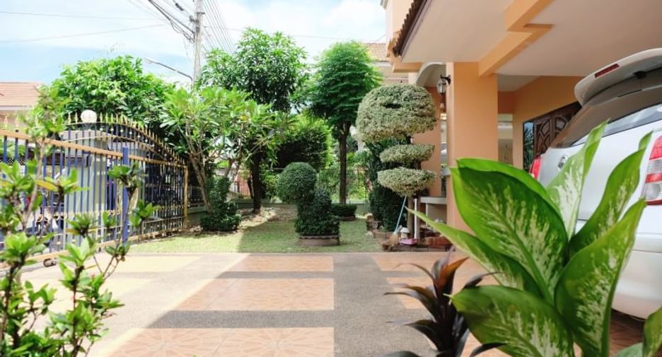 For sale 3 bedrooms house in Si Racha, Chonburi