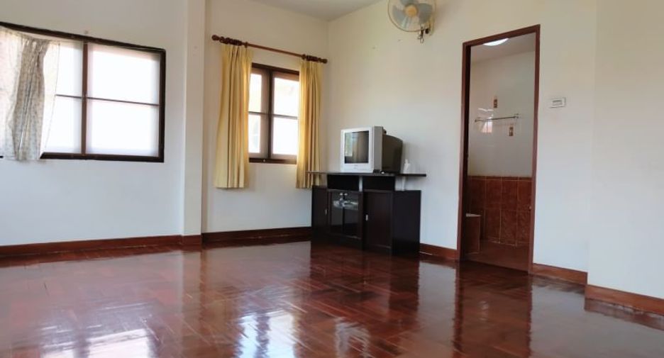 For sale 3 bedrooms house in Si Racha, Chonburi
