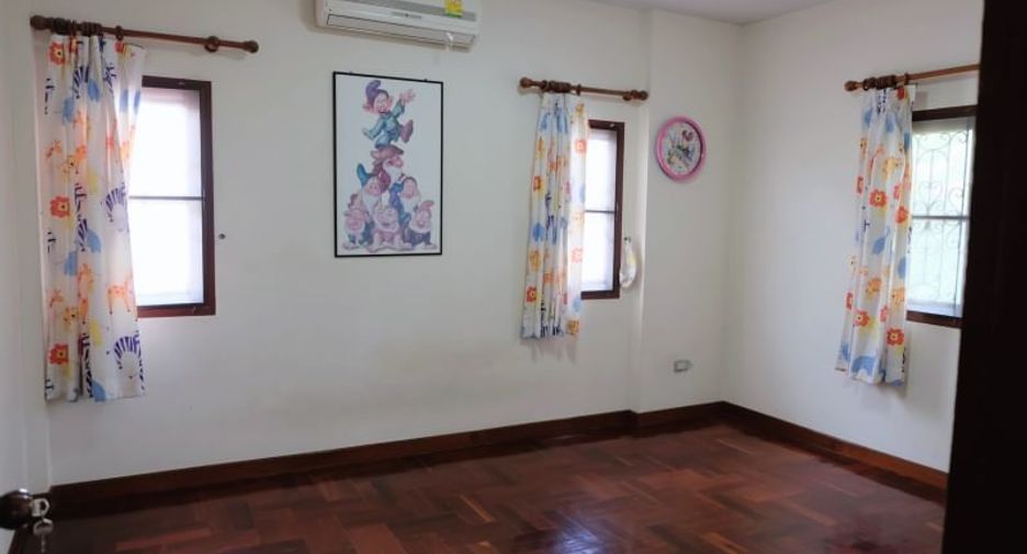 For sale 3 bedrooms house in Si Racha, Chonburi