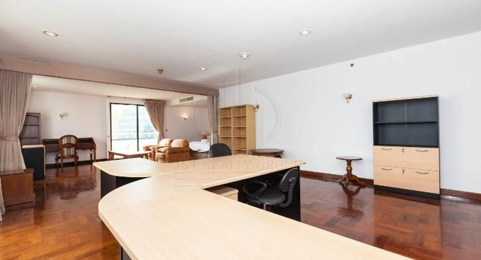 For sale 4 bedrooms condo in Khlong Toei, Bangkok