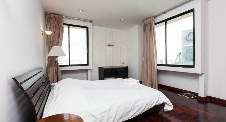 For sale 4 bedrooms condo in Khlong Toei, Bangkok