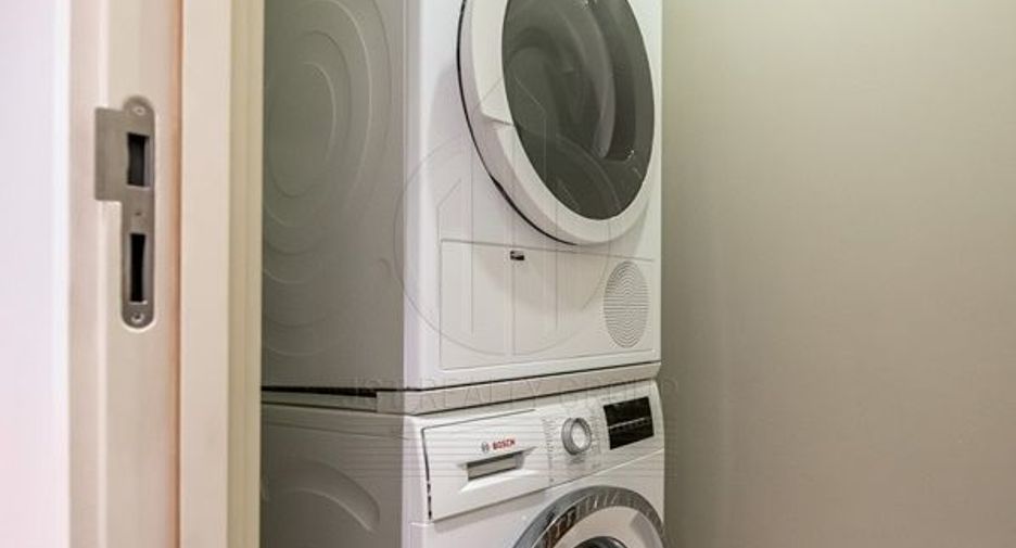 For rent and for sale 2 bedrooms condo in Pathum Wan, Bangkok