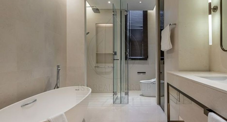 For rent and for sale 2 bedrooms condo in Pathum Wan, Bangkok
