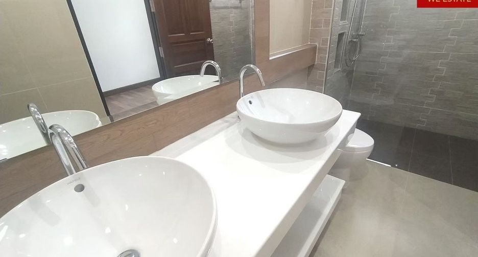 À vendre 3 chambres maison à Si Racha, Chonburi