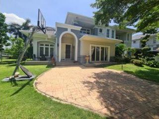 For rent 5 bed condo in Mueang Samut Prakan, Samut Prakan