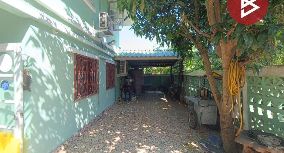 For sale 6 Beds house in Nakhon Chai Si, Nakhon Pathom