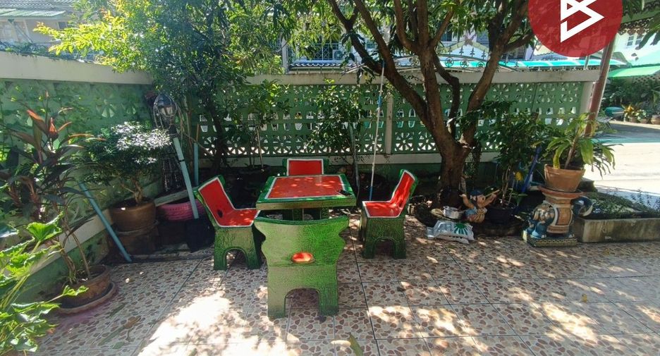 For sale 6 bed house in Nakhon Chai Si, Nakhon Pathom