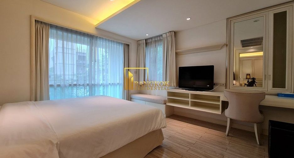 For rent 2 bedrooms serviced apartment in Khlong Toei, Bangkok