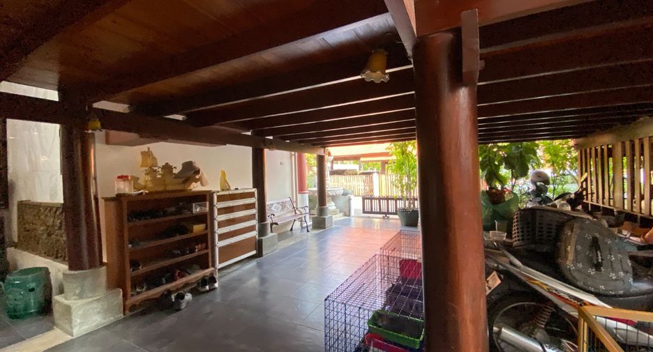 For sale 8 bedrooms house in Chatuchak, Bangkok