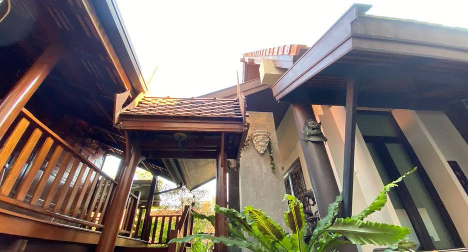 For sale 8 bedrooms house in Chatuchak, Bangkok