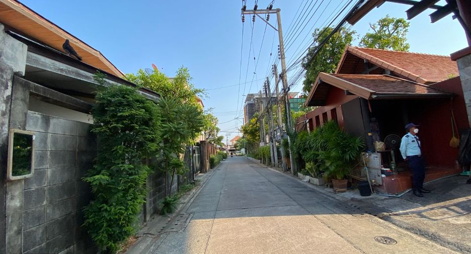 For sale 8 bedrooms house in Chatuchak, Bangkok