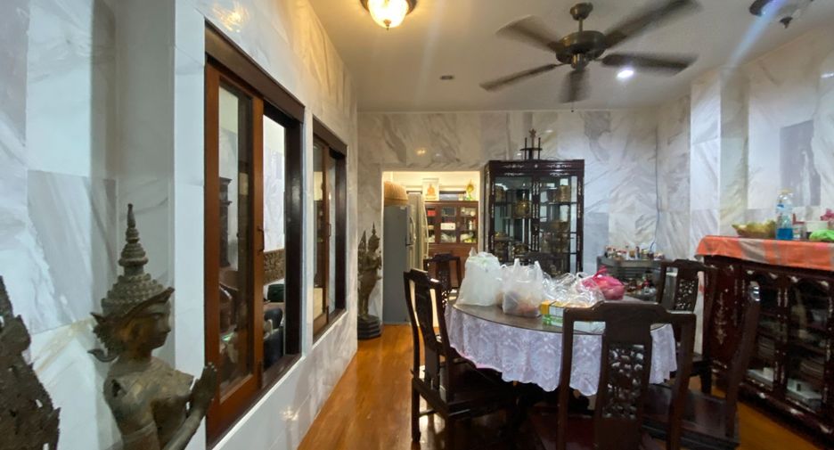 For sale 8 bedrooms house in Chatuchak, Bangkok